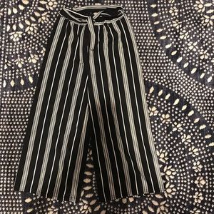 NWOT Black and white flowy striped pants!